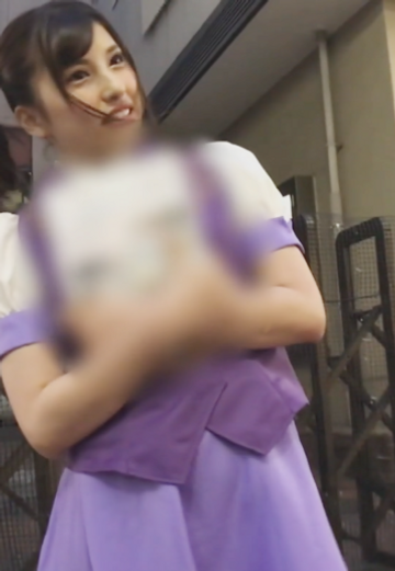 FC2 PPV 4629869 【アイドル×個人撮影】某○○坂でビラ配りをしていた18歳の美女。即イキの敏感体を生ハメ。