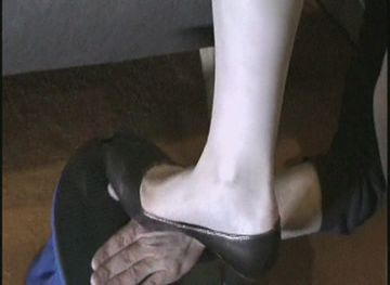 女の子にいろんなシチュエーションで踏まれたい