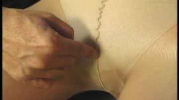 緊縛固定して女を責める  6