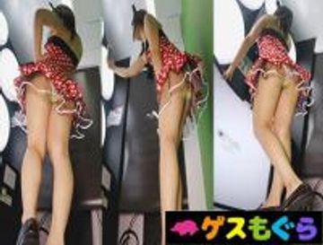 【****店員**】コスプリ生着替え**モロ脱ぎ映像Vol.41