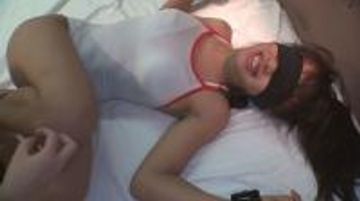 こちょこちょ族　女の子同士のくすぐり　敏感美**　ハナ　白い水着編