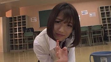 制服女子の超ミニスカ＋ニーハイ＝極上絶対領域に勃起してしまった僕。Part 2