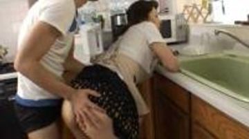 【家ぞく愛】僕の身体を弄ぶエッチな人たち １