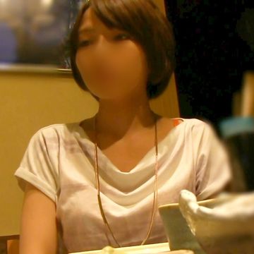 【個人撮影】あばらの骨がほんのり浮き出ている超細いキレカワお*さん。 手マンで膣内をかき回すと、体をくねらせながら絶頂寸前。