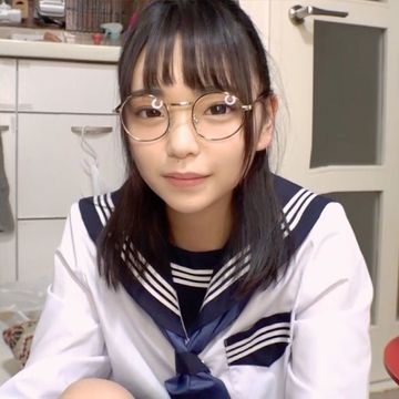 FC2 PPV 4641305 まだ自分の可愛さに気づいてない真面目原石ちゃん　不安げな表情を浮かべながらも人生初中出しに挑戦した成長記録品