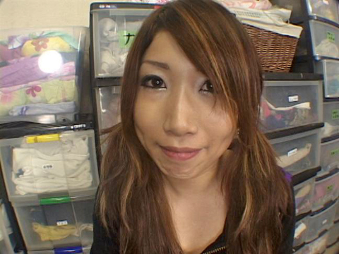 アッタマ悪そうな素人*が応募してきたので乳首弄らせてセンズリ鑑賞してもらいました！