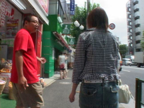 素人ナンパ！素人*がドン引きしてるのに強引にセンズリ見せ！