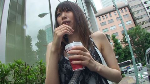 ナンパされた激カワ素人*がセンズリ見てたら興奮してきて…！！