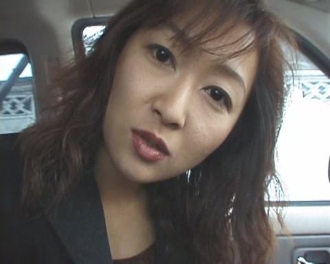 素人熟女遊戯　２　(7)　人妻車内編！