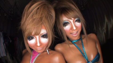 超ド派手ッ！！オイルまみれのヤリマンマンバｷﾞｬﾙ二人組にチ○ポ***ました
