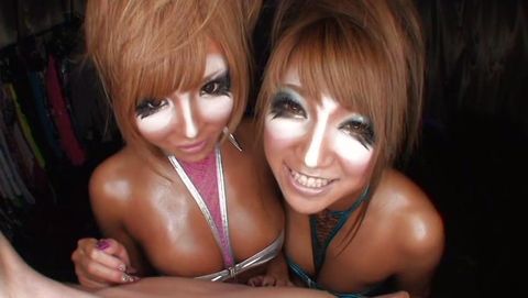 超ド派手ッ！！オイルまみれのヤリマンマンバｷﾞｬﾙ二人組にチ○ポ***ました