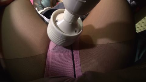 ★高画質フルHD【極上** 電マ失禁!!】超可愛い**が電マでイキまっくた果てに大量失禁!!