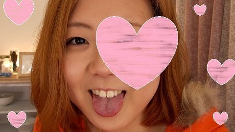 【舌・唾液フェチ】照れた表情が可愛らしいみなこ（20）　超接写ベロ鑑賞＆指舐め＆咀嚼＆歯磨き【素人】