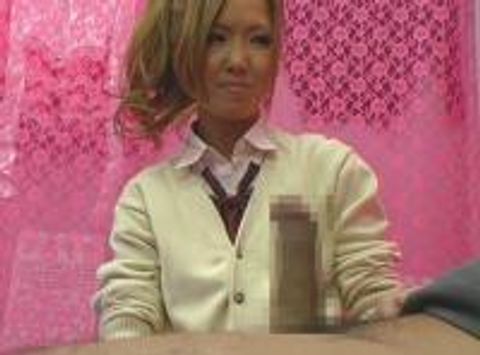 巨乳ギャル系***を個室ビデオ試写に連れ込んで…