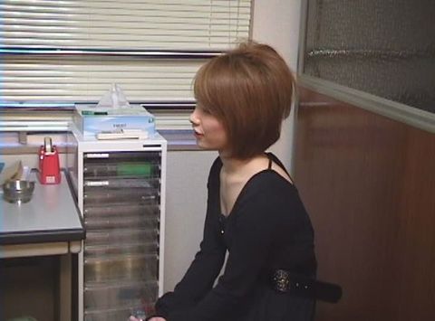 臨床実験のアルバイトに申し込んで来た茶髪美乳女