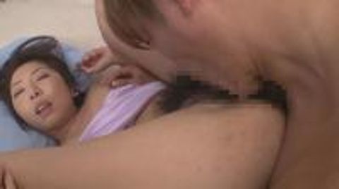 【ＨＤ動画】人妻155 兵藤真希 41歳 ③剛毛熟女！黒毛饅頭！完全にメスの顔！夜勤明けはムラムラ度がハンパない！得意のフェラで華麗な竿捌き＆玉捌き！吸い込みしゃぶりっぱなし！！！