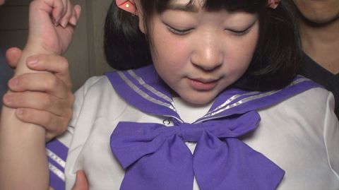 【個人撮影】ひめちゃんのHな願望・痴感プレイ！男どもに身体中を弄られ感じまくる！