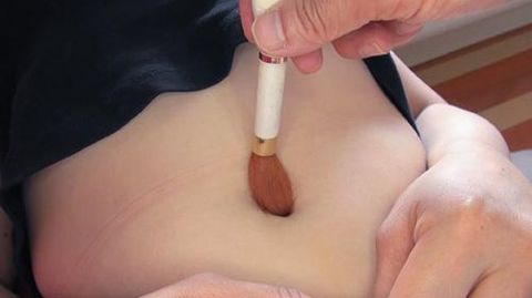 【へそフェチ個撮】麻衣ちゃんのおへそを羞恥接写&イタズラ撮り