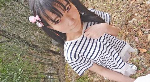 【野外露出】貧乳*がいいなり野外でフェラ