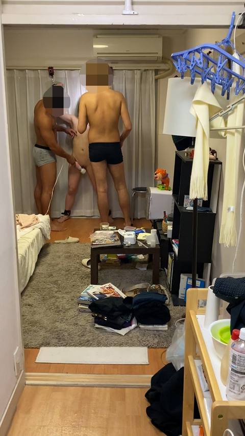 【限定再販】慶應　2年生(19)　ヤリサー女子大生　SEXパーティ中にサプライズ参加してきた女にペニス咥えさせる。悦び***って生ハメ懇願