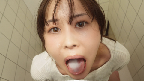 （個撮)超美系**！！無邪気に咥えてスゴイフェラ技！見つめる表情眼差しが大好きそのもの！亀頭集中ご奉仕ローリングフェラ【大量口内発射】