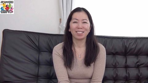 【顔射****】【手コキ】ひとみさん/48歳/ウェイトレス/人妻/セックスレス半年で**のいない隙にバイブオナニー