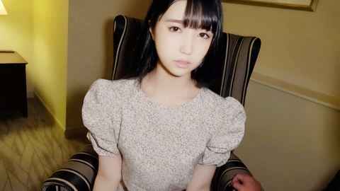 上品な雰囲気漂う製菓専門**。聖域のような黒髪清楚系美女に中出し・顔射2連発。