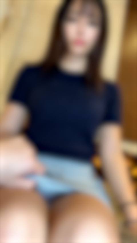 【先行公開】妖艶黒髪の美形ギャル　エロいデカ乳首晒しながら電マであっさり外イキ