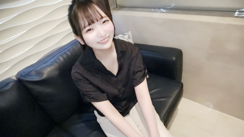 童顔の可愛らしいG大理学部19歳。背徳感を感じる体型の色白もちもち美女に中出し2連発。