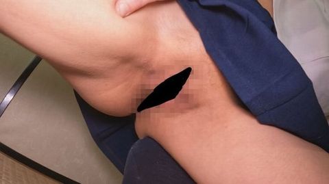 【修学旅行ストレッチ】しずかちゃん似がノーパン、下乳胸チラ全開！***カメラ