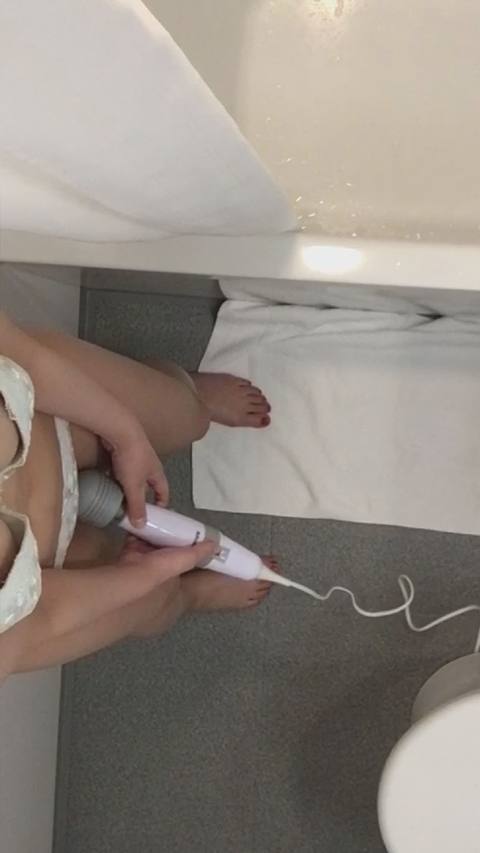 【**○城①】教育実習生が欲求不満で電マオナニー三昧