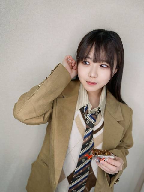 【50%OFFは期間限定】まるでトップアイドル…夢のような18才に中出し。