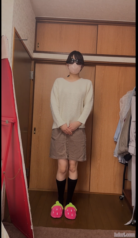 アイドル歌手の志願者がオナニー　全裸でオマンコ見せながら自己紹介