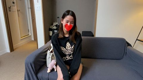 フェラ好きな蒼〇優似の小柄な19歳人妻さん♡セルフイラマで喉奥いじめて涙目でもまた咥えるドMな変態女♡