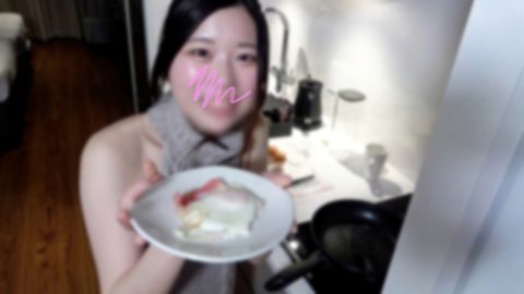 【無】ハタチのミナトちゃんと甘々なハメ撮り。料理を作っておマ〇コ湿らせて待っててくれる純粋な彼女に首〇めFCUKで無慈悲な中出し。特典動画有り