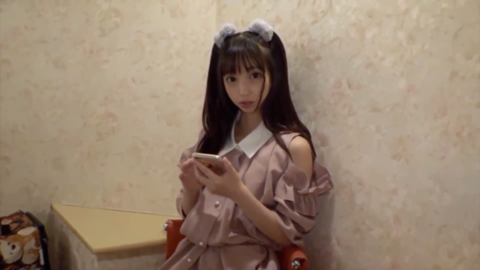 某界隈中枢の18才。生意気な態度に口内射精、生挿入で生中出しにはブチギレした映像を公開。