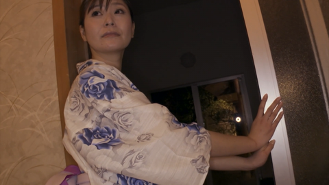 【個撮】爆乳人妻と温泉汗だく不倫SEX♥まるで大輪の牡丹を手折るような背徳のひととき…［５］