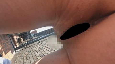 乳房！早朝ジョギング巨乳女性、屋外揉みしだき