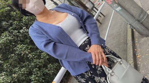 【最高の熟女】エロすぎ大当たり！〇久保公園行ったら デカ乳まる出しのおばさん居たんでホテルでハメ倒してやりました【中出しし放題】