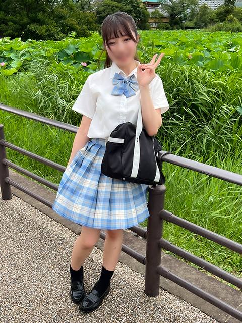 おとこを狂わす小悪魔**・りお18歳 まん汁垂れまくり新鮮まんこにおじさんちんぽを生挿入 中出し2回