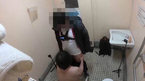 【イキ狂い】住宅街の中の公園にある多目的トイレで撮ったハメ撮り【立ちバック】【2025-No05】