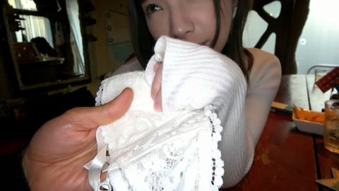 【個撮×不倫】飢えた人妻と個室で2人っきりは危険…不倫で脳を支配された人妻は股間から漂うフェロモンに速攻で食らいつくほどの淫獣に変貌してしまうのです…【Ⅲ】