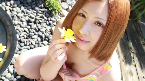 事務所で内緒で出演しちゃったユリアちゃんの限界グラビア！