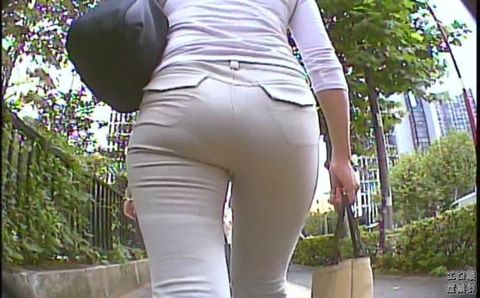 追跡！街角ムッチリぴたぴたパンツルック01