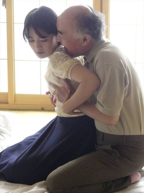献身・・・義*への肉体介護　堕とされる清楚妻　向井藍