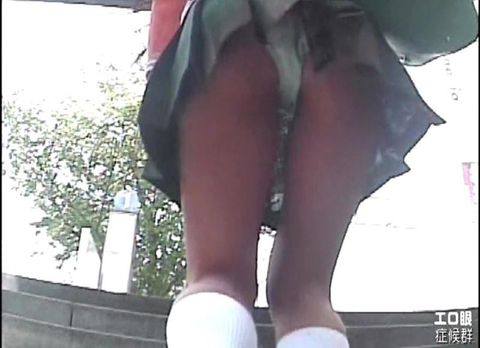 彼女とのミニスカパンチラ露出デート
