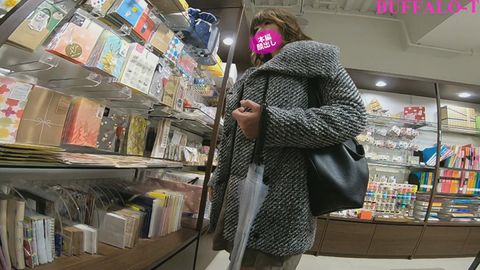 ド痴女の本命ついに降臨！お外でちんぽシゴくわしゃぶるわ、ホテルに入ってからも超美ボディでマンズリ見せつけてくるわ日本どうなってるの！？ｗ：OL・れみちゃん①