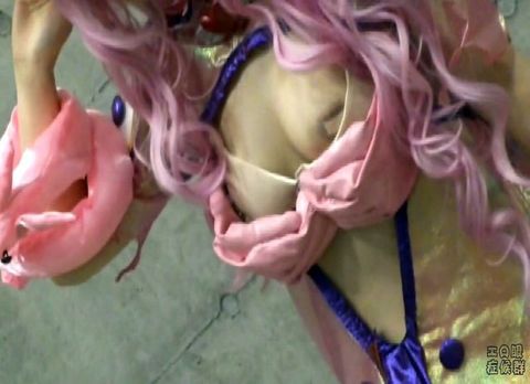 ザワついたコスプレ会場02「クイコミ乳輪**☆後編」