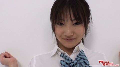 【もみもみどーが】正面から乳もみ　上戸みなみ（２０）