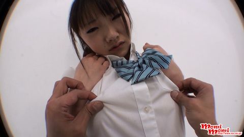 【もみもみどーが】正面から乳もみ　上戸みなみ（２０）